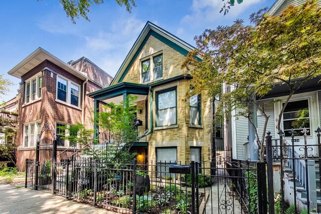 1428 W Edgewater Ave-Unit -2 in Chicago, IL - Foto de edificio - Building Photo