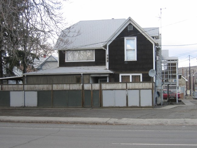 705 E Lincoln Ave in Yakima, WA - Building Photo - Building Photo