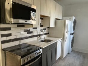 75 Kearney St, Unit 4 in Keyport, NJ - Building Photo - Building Photo