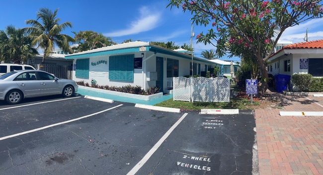 Seagrape One Apartments LLC in Lauderdale-by-the-Sea, FL - Building Photo - Interior Photo