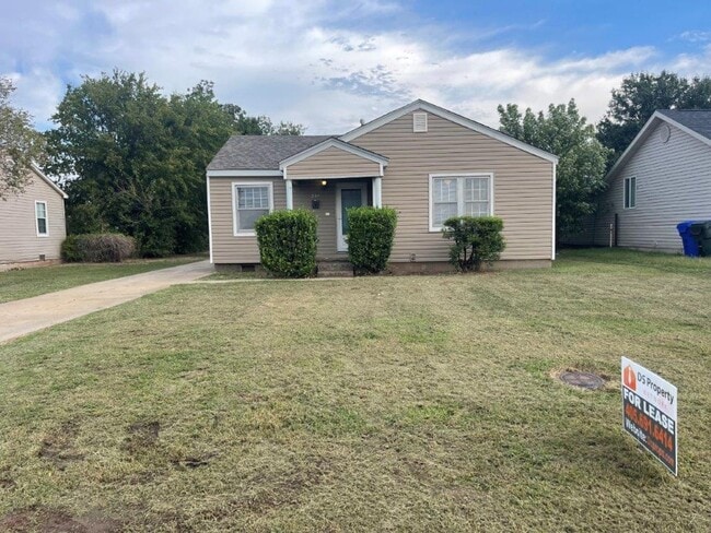 property at 207 W Dale St