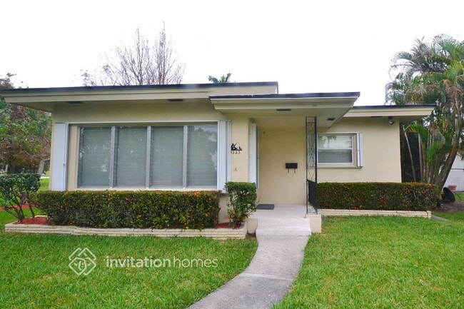 property at 1323 Fillmore St