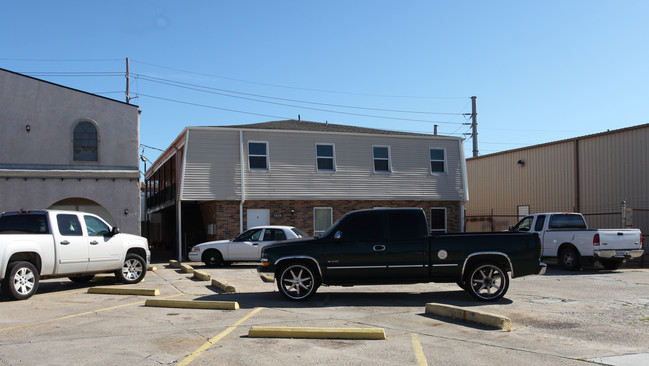 3020-3022 Jean Lafitte Pky in Chalmette, LA - Building Photo - Building Photo