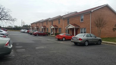 Robinson Street Apartments in Lowell, NC - Building Photo - Building Photo