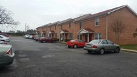 Robinson Street Apartments in Lowell, NC - Foto de edificio - Building Photo