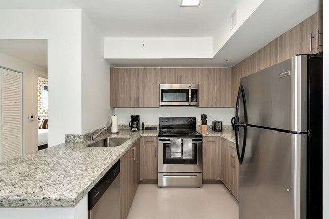 1710 SW 27th Ave in Miami, FL - Building Photo - Building Photo