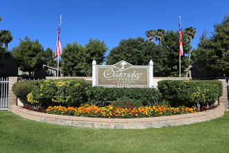 Oak Ridge Terrace in Lancaster, CA - Foto de edificio - Building Photo