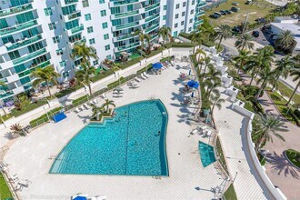 7900 Harbor Island Dr in Miami Beach, FL - Building Photo - Building Photo