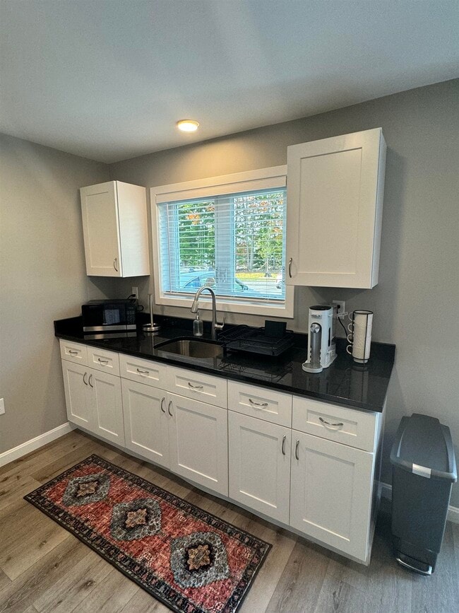 24 Monarch Wy in Portsmouth, NH - Building Photo - Building Photo
