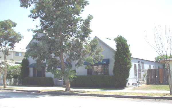 Molino Apartments in Long Beach, CA - Foto de edificio - Building Photo