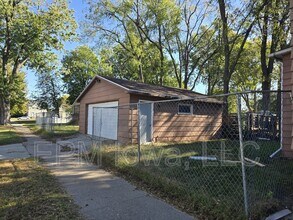 71 Lafayette St in Waterloo, IA - Foto de edificio - Building Photo