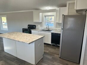 4987 Page Rd in Galivants Ferry, SC - Foto de edificio - Building Photo