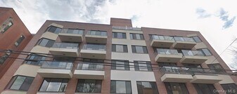 136-46 41st Ave in Queens, NY - Building Photo
