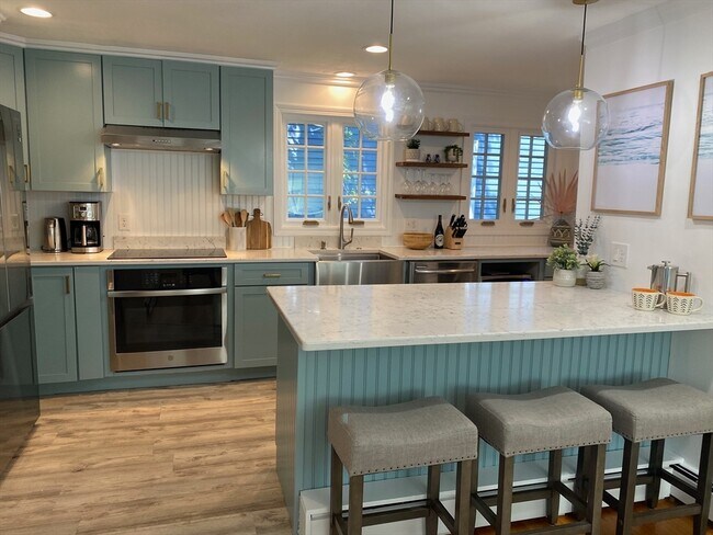 18 Central St in Marblehead, MA - Building Photo - Building Photo