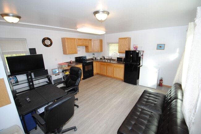 2585 Keel Ct in Fairbanks, AK - Building Photo - Building Photo