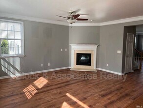 527 Emerald Downs Rd in Cary, NC - Building Photo - Building Photo