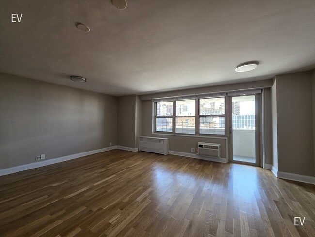 property at 310 Greenwich St