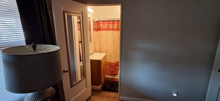 1602 N Wishon Ave, Unit Wishon Guest in Fresno, CA - Building Photo - Building Photo