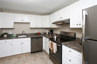 Ridgefield Apartments in Middletown, CT - Foto de edificio - Interior Photo