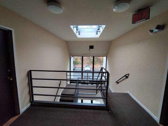 175 Mill Pond Rd-Unit -Unit 126 in Hamden, CT - Building Photo - Building Photo