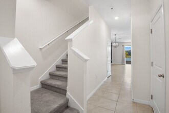 155 Mangrove Shade Cir in Apollo Beach, FL - Foto de edificio - Building Photo