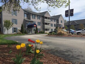 141 Eastern Ave-Unit -104 in Manchester, NH - Building Photo - Building Photo
