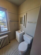 4409 W Burleigh St in Milwaukee, WI - Foto de edificio - Building Photo