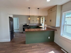 1308 E Oak St in Dexter, MO - Building Photo - Building Photo