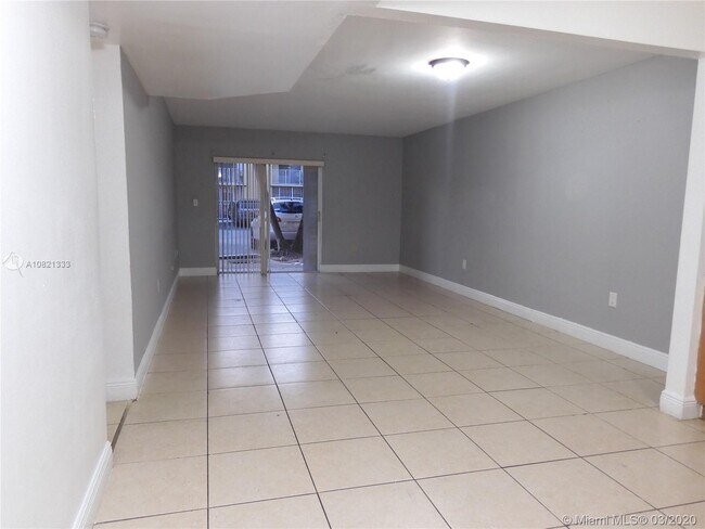 2660 W 76th St-Unit -106 in Hialeah, FL - Building Photo - Building Photo