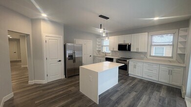 1-64 Beach 124th St, Unit 2 in Queens, NY - Building Photo - Building Photo