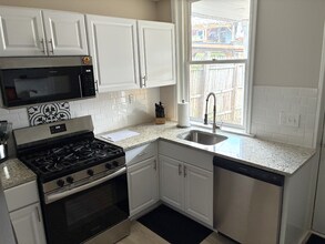 832 W 35th St in Baltimore, MD - Foto de edificio - Building Photo