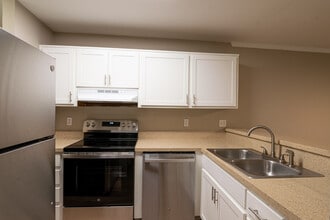 Tanager Apartments in Tallahassee, FL - Building Photo - Building Photo