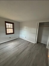 141 E High St in East Hampton, CT - Building Photo - Building Photo