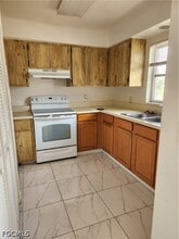 107 SW 16th Terrace in Cape Coral, FL - Foto de edificio - Building Photo