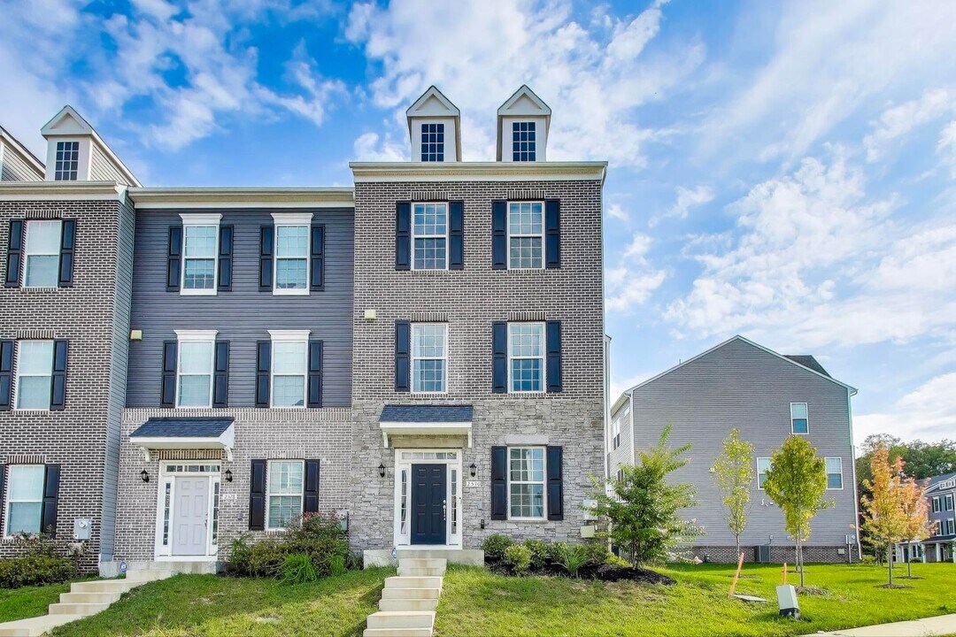 2530 Lanham Hill Cir in Upper Marlboro, MD - Building Photo