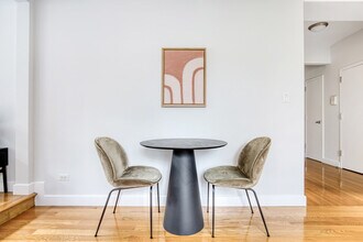 252 E 61st St in New York, NY - Foto de edificio - Building Photo