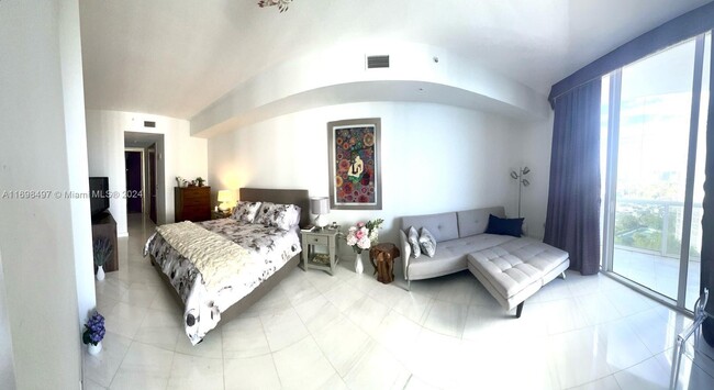 18101 Collins Ave, Unit 1606 in Sunny Isles Beach, FL - Foto de edificio - Building Photo