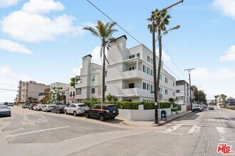 29 Lighthouse St in Marina Del Rey, CA - Building Photo - Building Photo