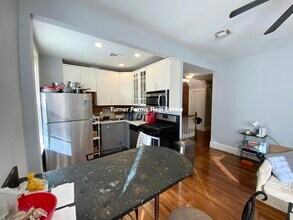 43 Hillside St, Unit 2R in Boston, MA - Building Photo - Building Photo