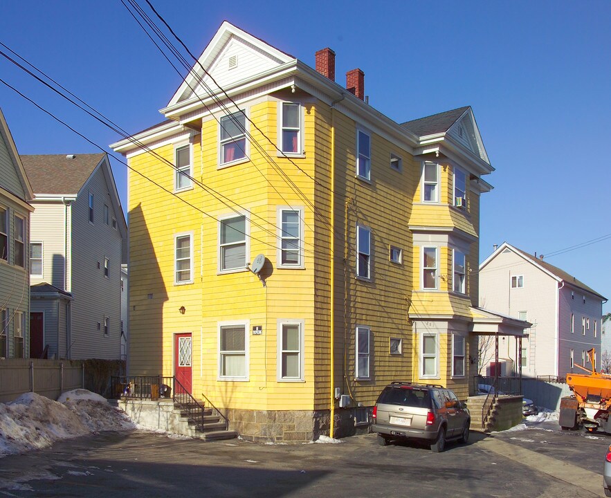 281 Blackstone St in Fall River, MA - Building Photo