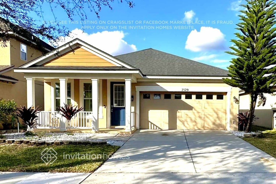 7529 Azalea Cove Cir in Azalea Park, FL - Building Photo