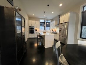 1053 Harrison Park Pl in Columbus, OH - Building Photo - Building Photo