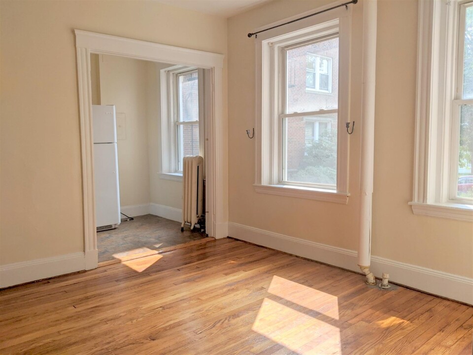 6 Agassiz St, Unit 8 in Cambridge, MA - Building Photo