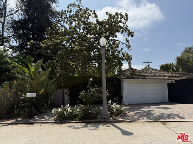 property at 103 N Anita Ave
