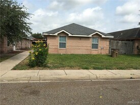 1513 Orlando St in Edinburg, TX - Building Photo