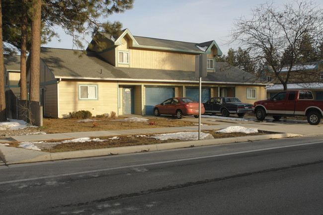 1802 N Spokane St in Post Falls, ID - Foto de edificio - Building Photo