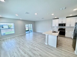 5088 Rain Shadow Dr in St. Cloud, FL - Building Photo - Building Photo