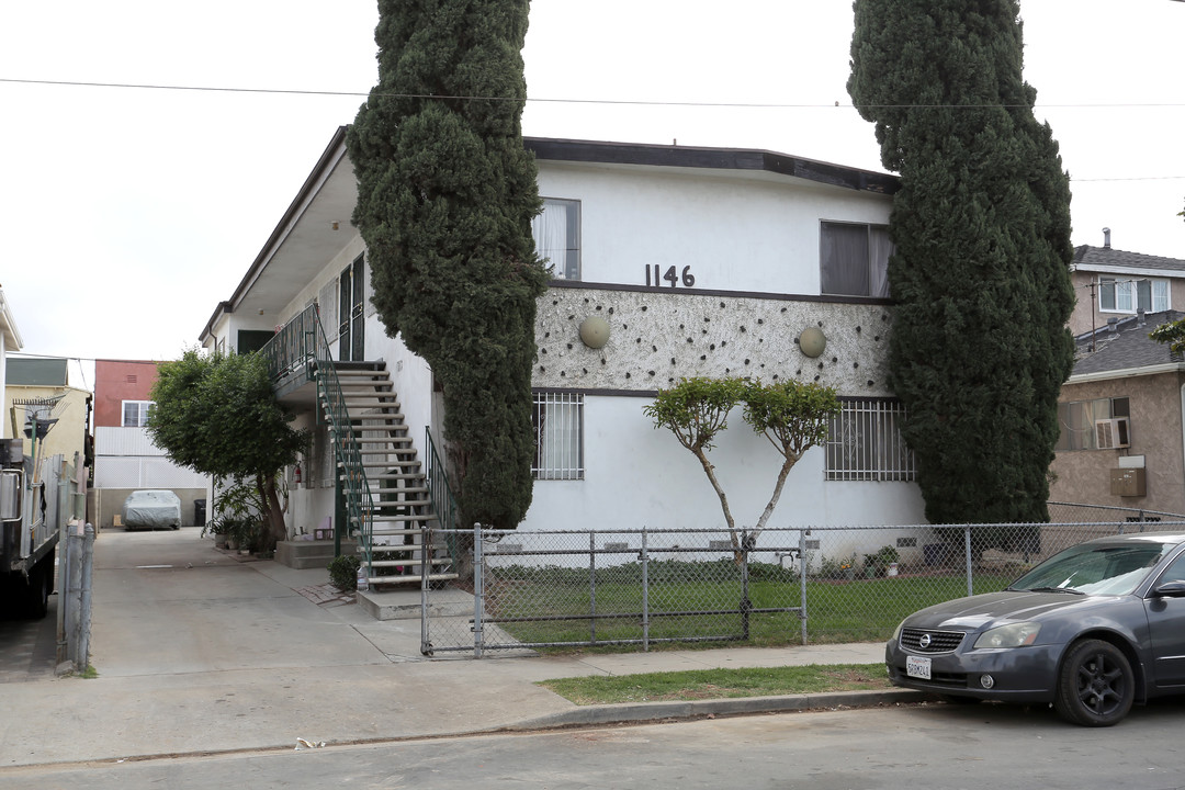 1146 S Mariposa Ave in Los Angeles, CA - Building Photo