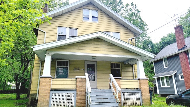property at 924 Stadelman Ave