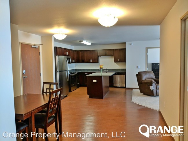 1306 Main St N in Watford City, ND - Building Photo - Building Photo